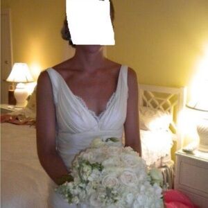 Elegant White Sleeveless wedding dress